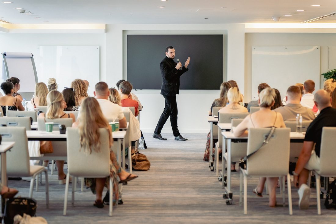 David Laurin Rathmer im Seminar